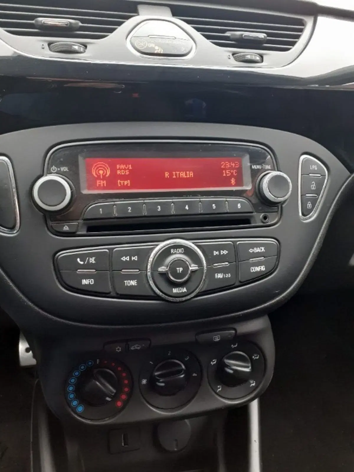 Opel Corsa usata a Modena (12)
