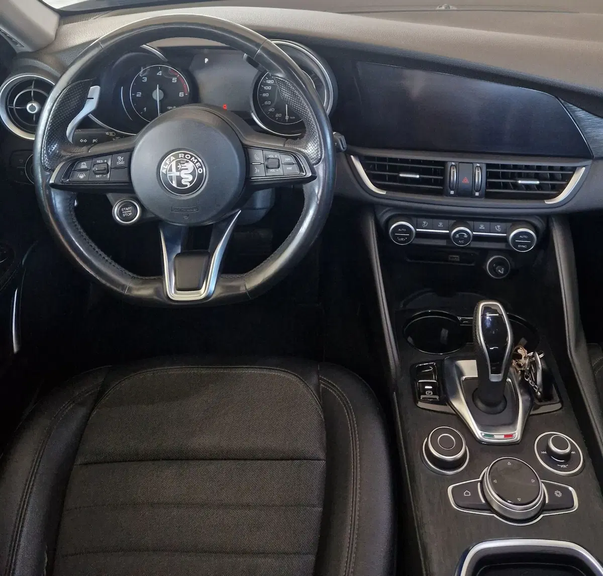Alfa Romeo Giulia usata a Terni (11)