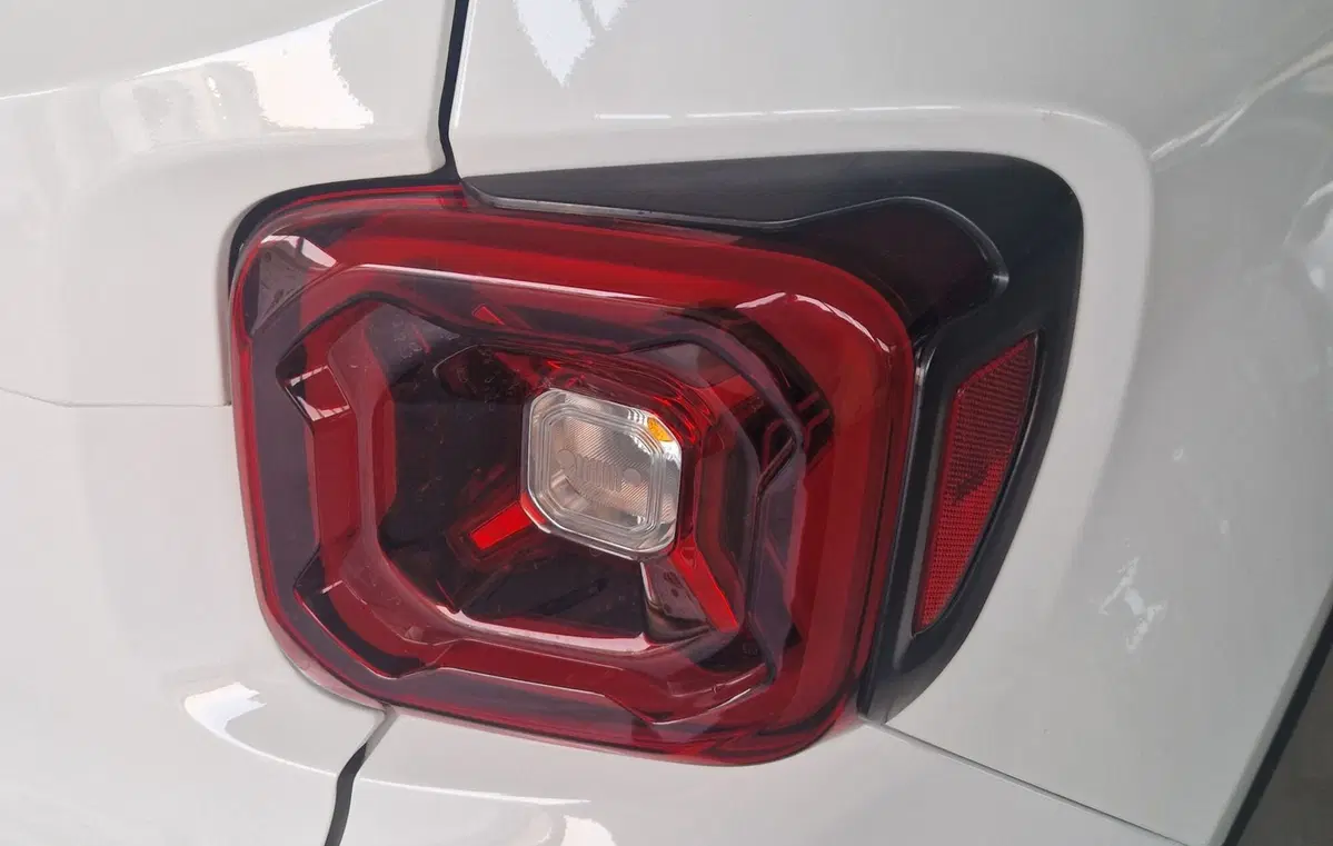 Jeep Renegade usata a Terni (17)