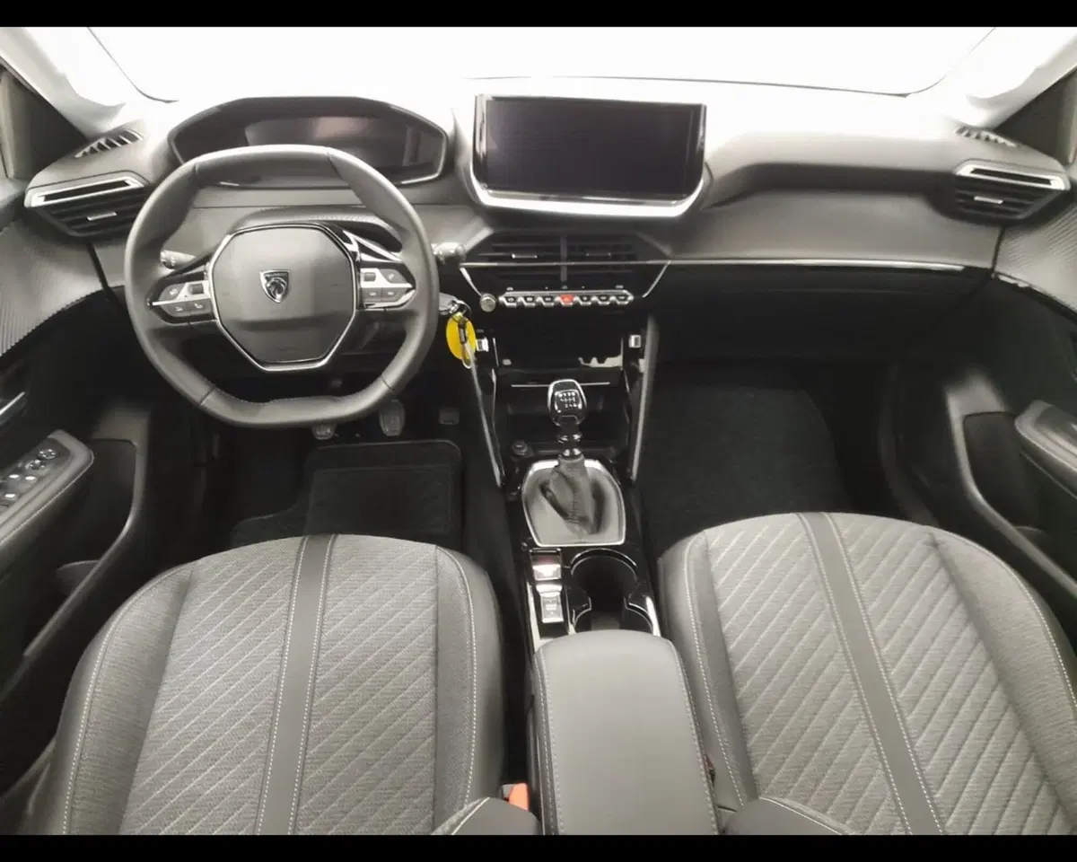 Peugeot 208 nuova a Imperia (10)