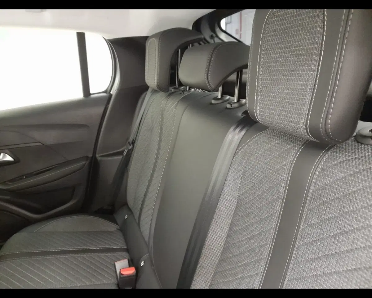 Peugeot 208 nuova a Imperia (20)
