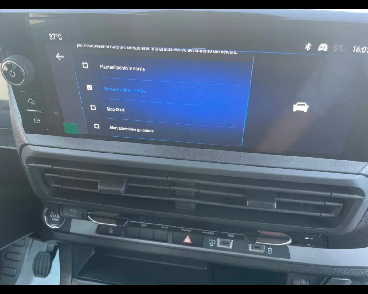 Opel Vivaro Furgone nuova a Alessandria (15)