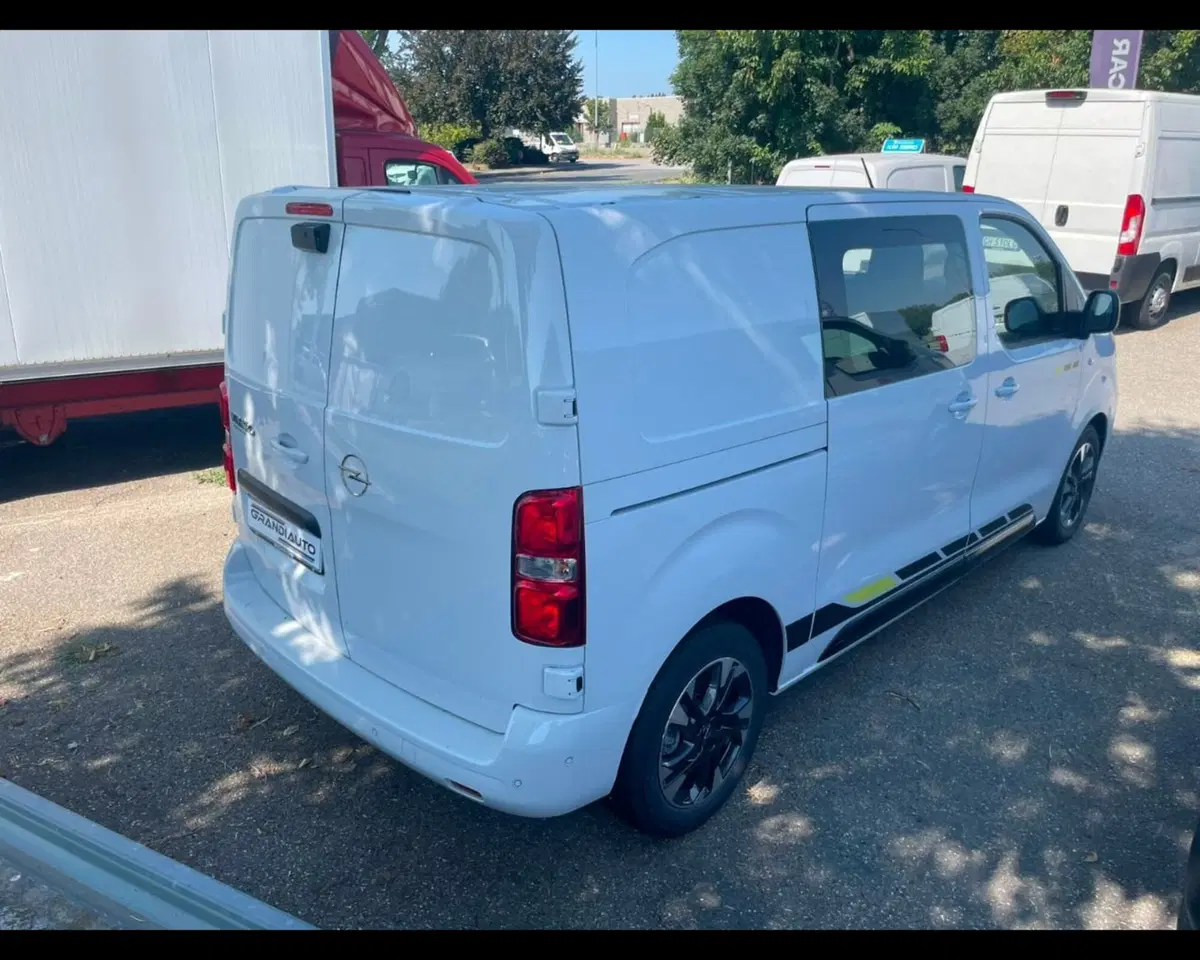 Opel Vivaro Furgone nuova a Alessandria (2)
