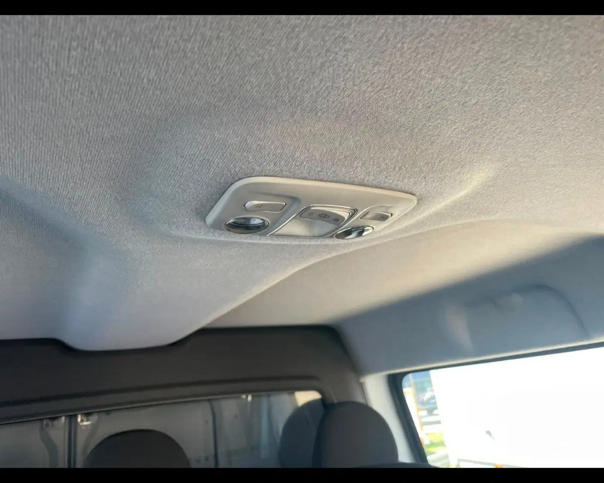 Opel Vivaro Furgone nuova a Alessandria (20)