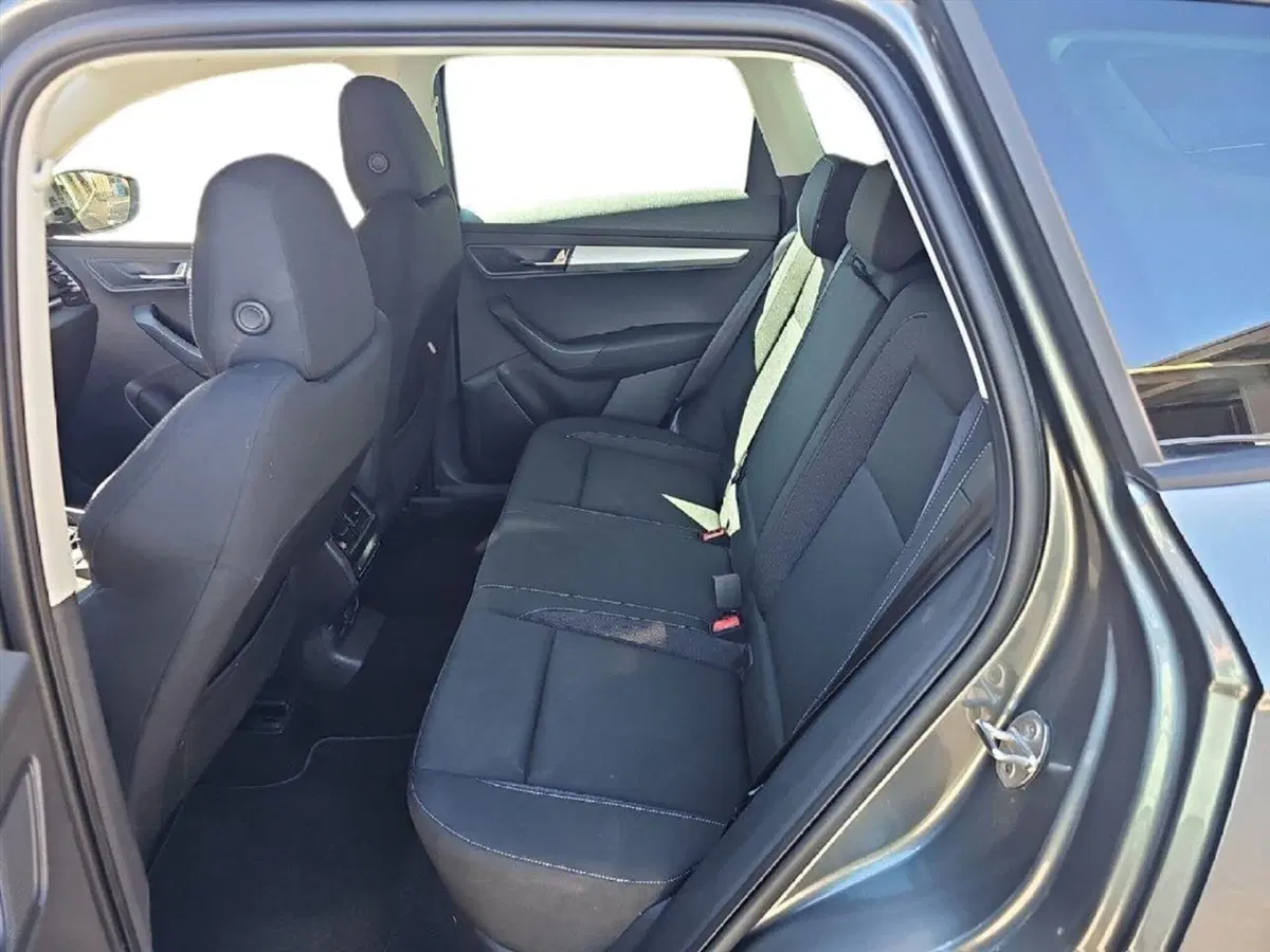 Skoda Karoq usata a Lecco (12)