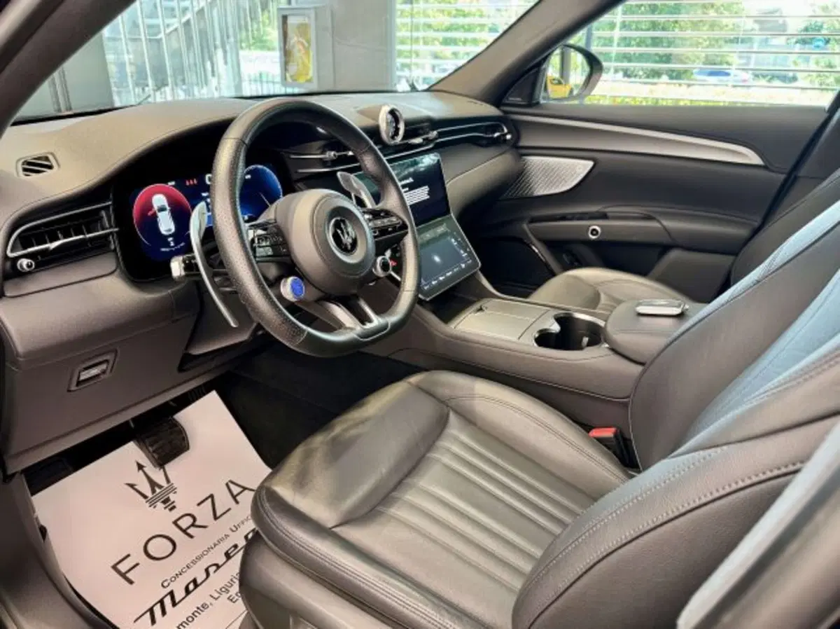 Maserati Grecale usata a Torino (11)