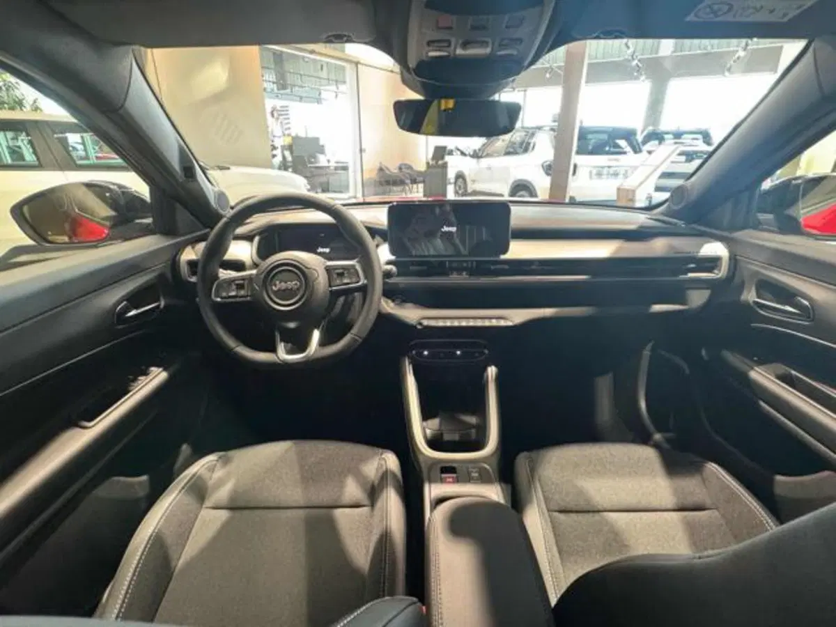 Jeep Avenger nuova a Vercelli (11)
