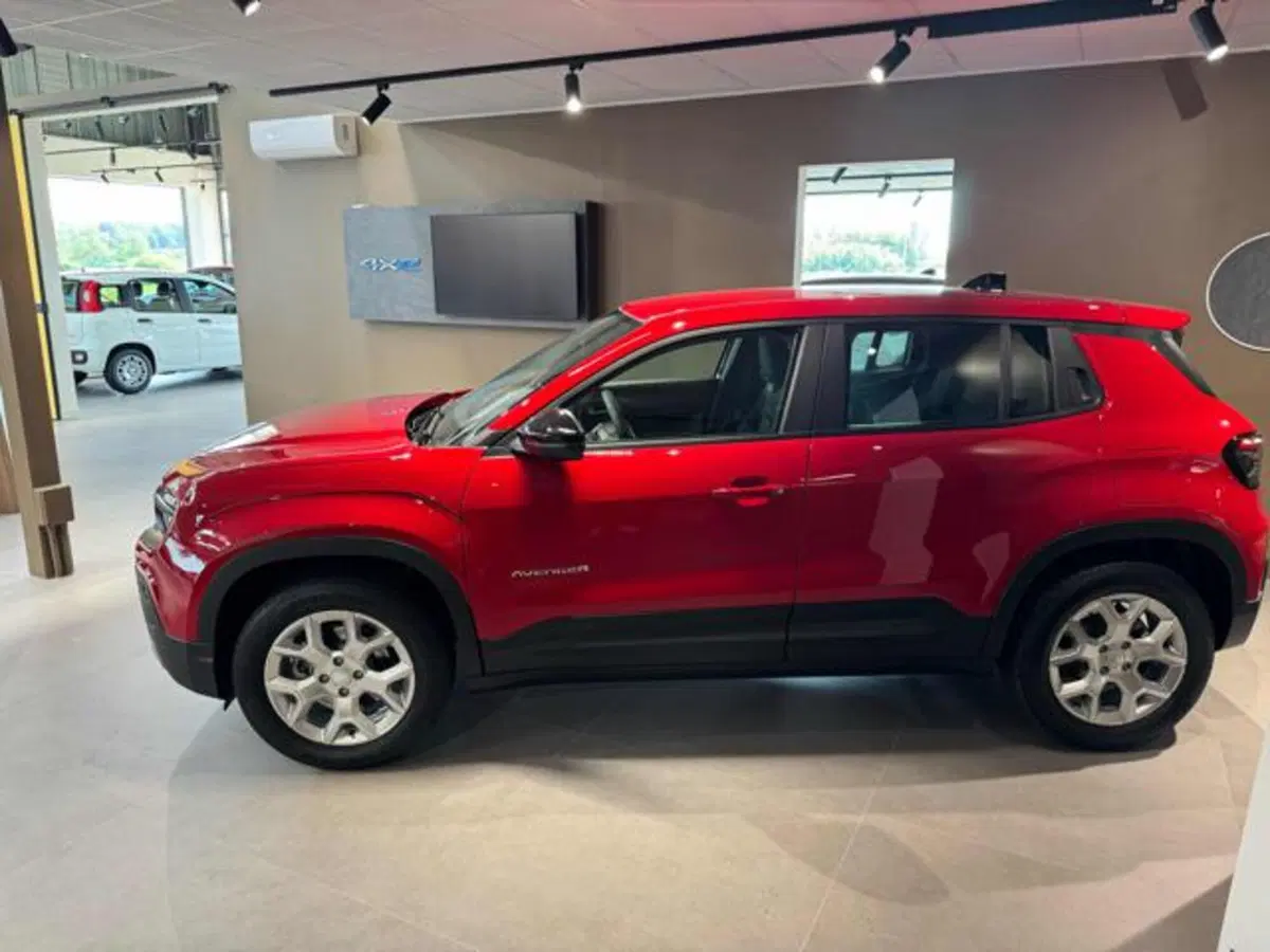 Jeep Avenger nuova a Vercelli (4)