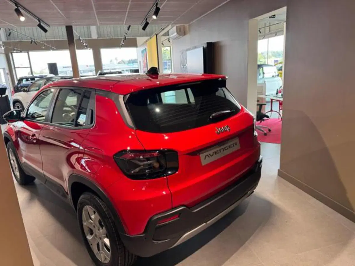 Jeep Avenger nuova a Vercelli (5)
