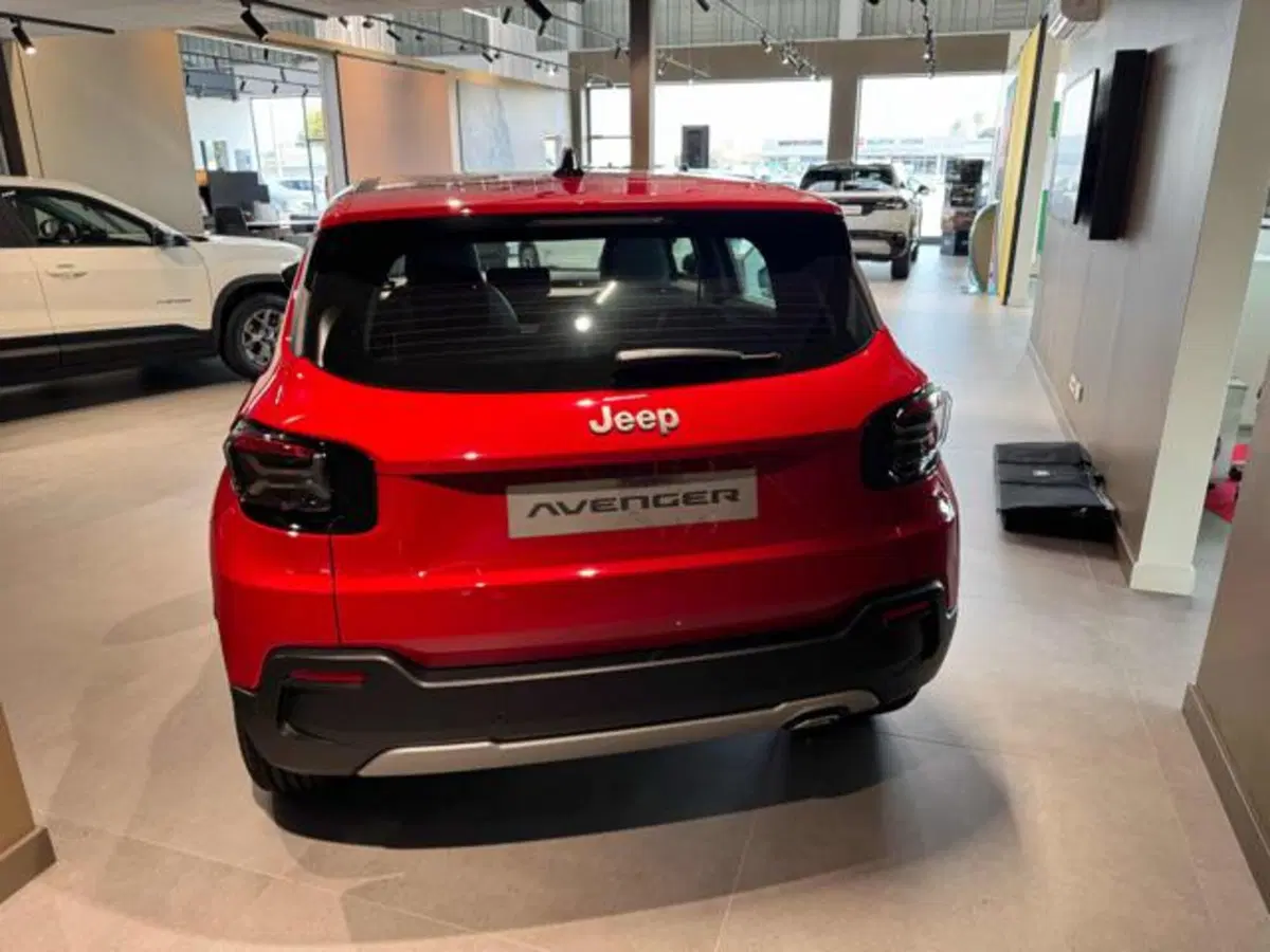 Jeep Avenger nuova a Vercelli (6)