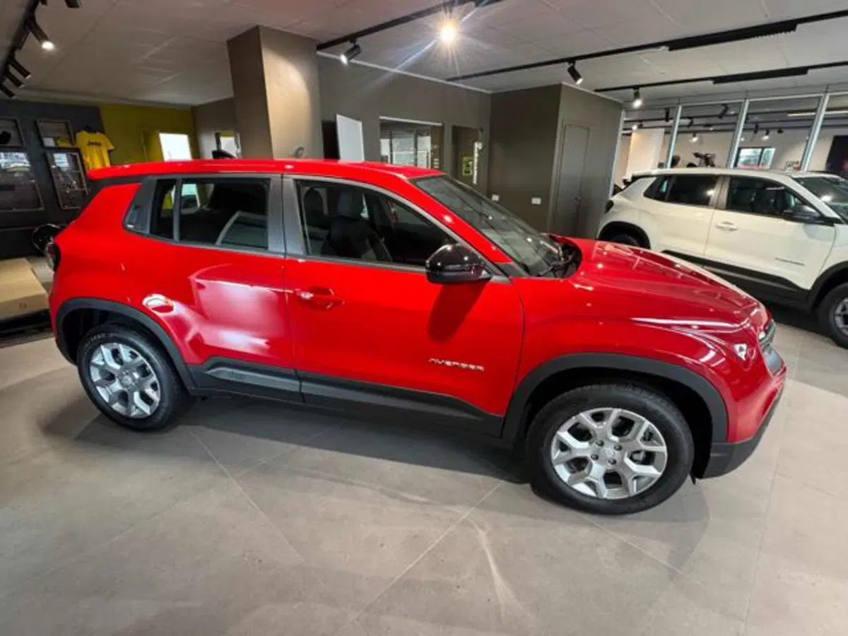 Jeep Avenger nuova a Vercelli (8)