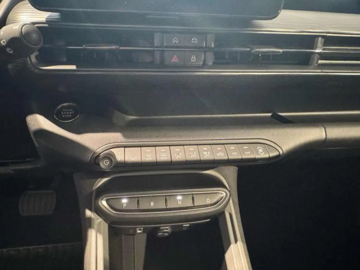 Jeep Avenger nuova a Vercelli (14)
