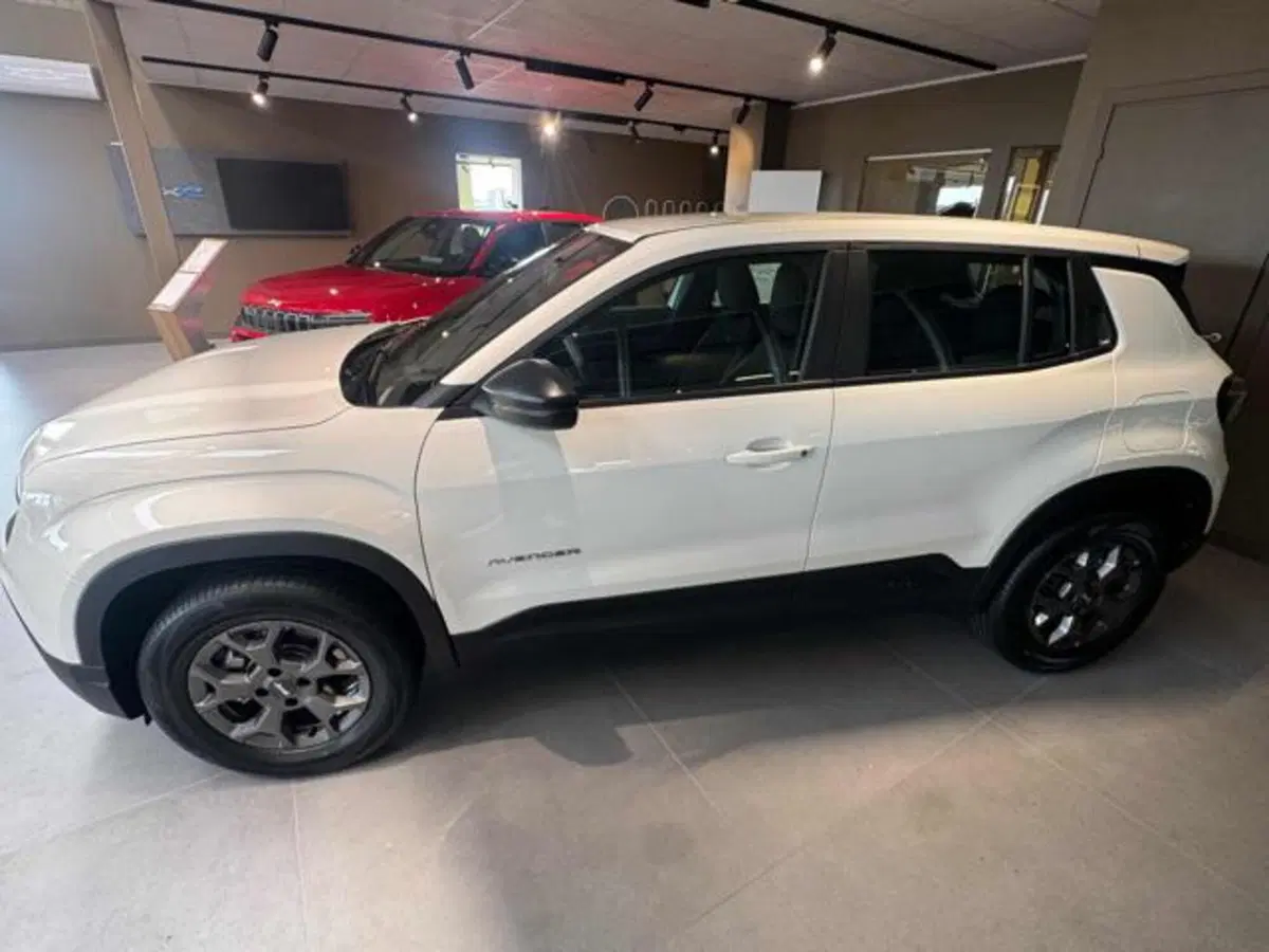 Jeep Avenger nuova a Vercelli (4)