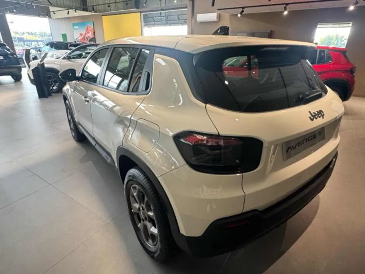Jeep Avenger nuova a Vercelli (5)