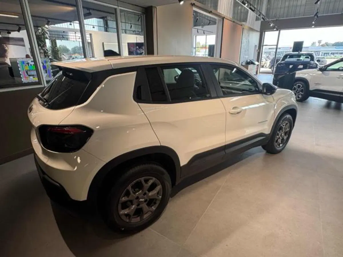 Jeep Avenger nuova a Vercelli (6)