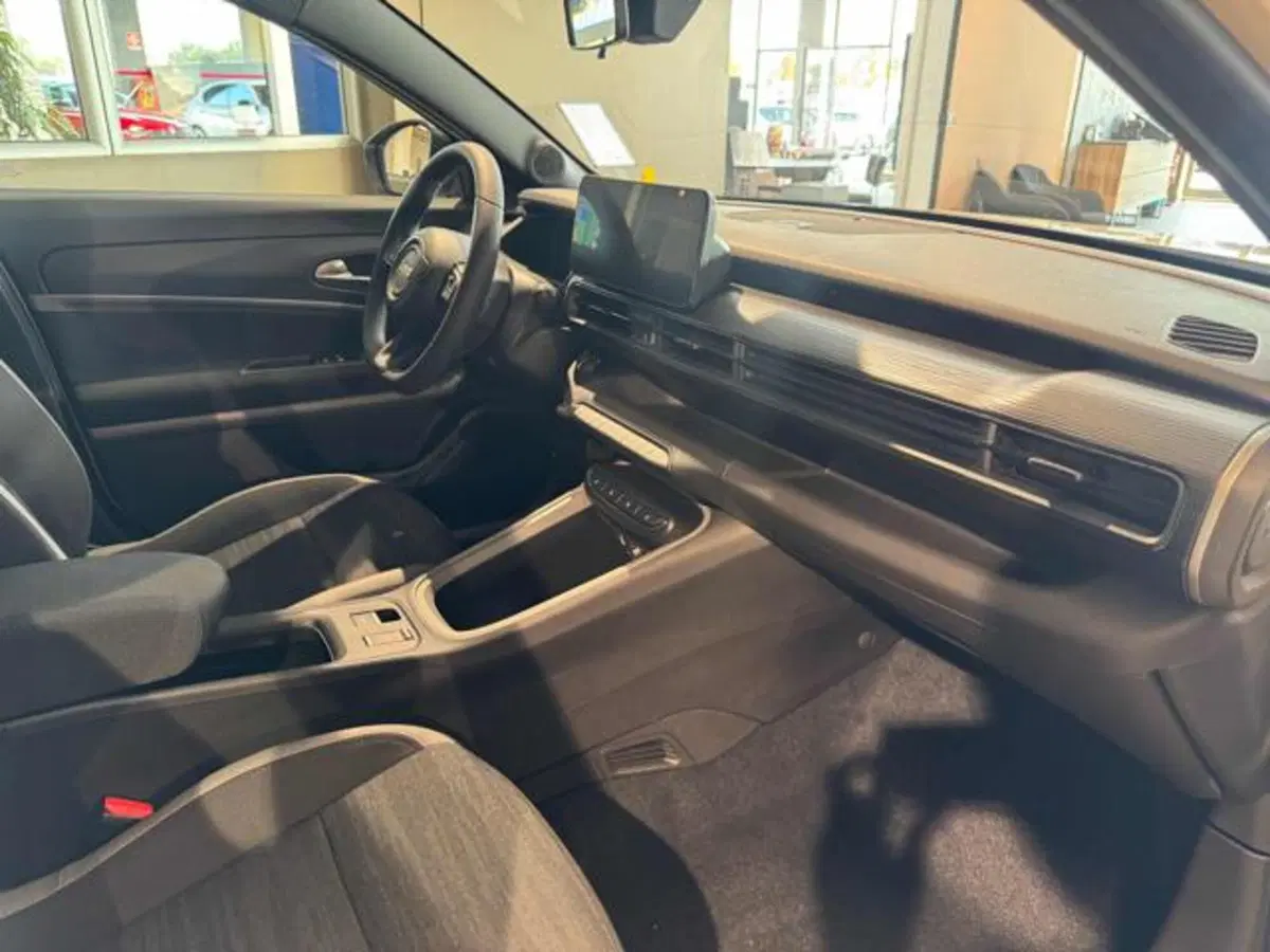 Jeep Avenger nuova a Vercelli (8)