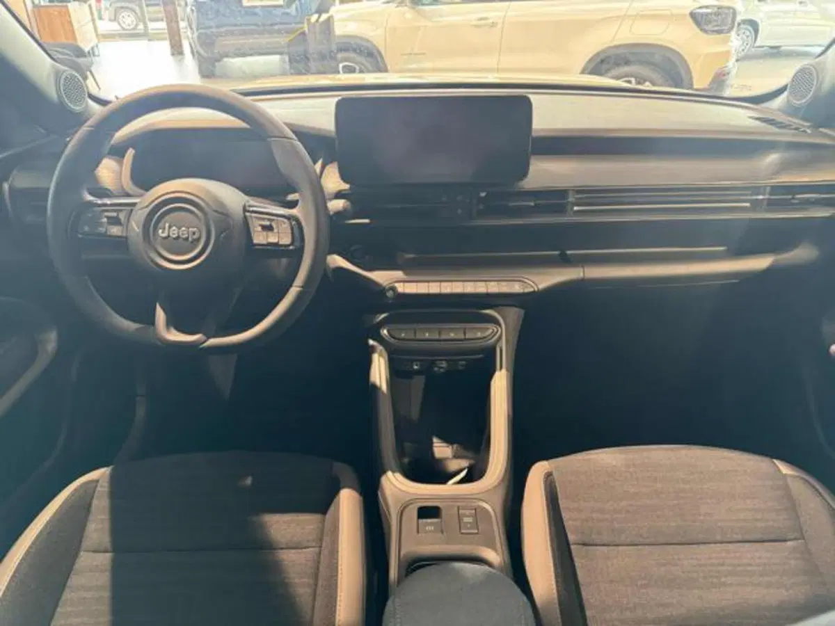 Jeep Avenger nuova a Vercelli (9)