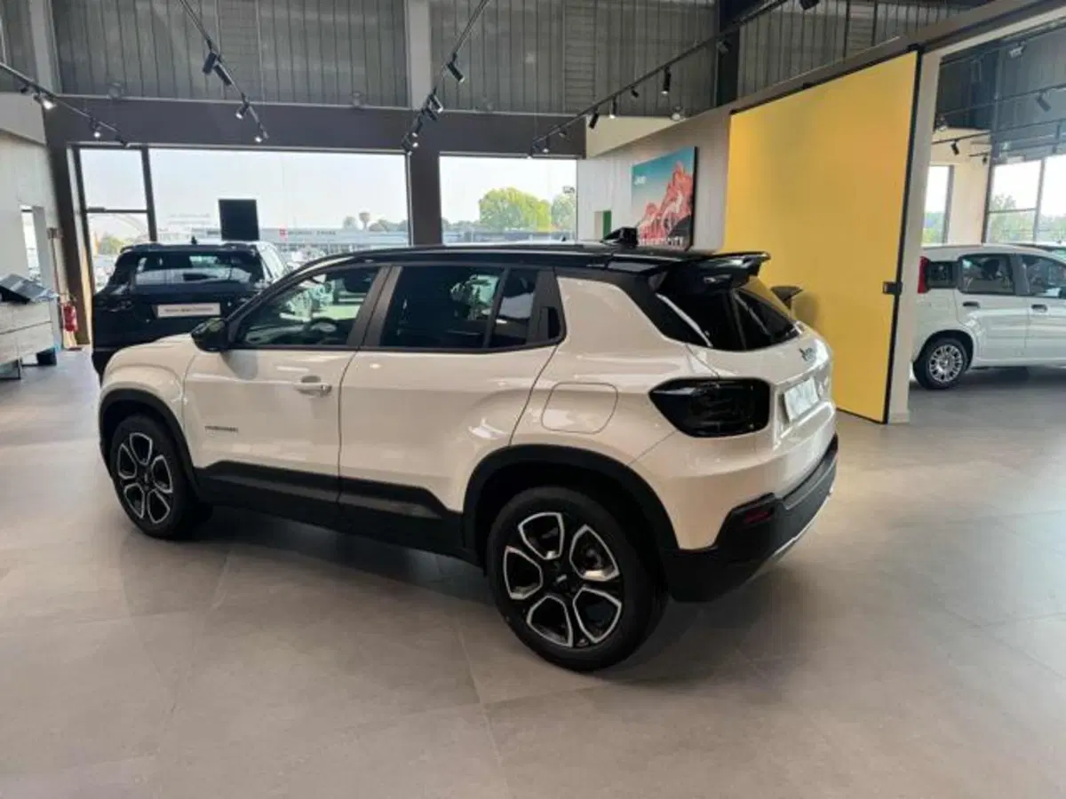 Jeep Avenger nuova a Vercelli (5)