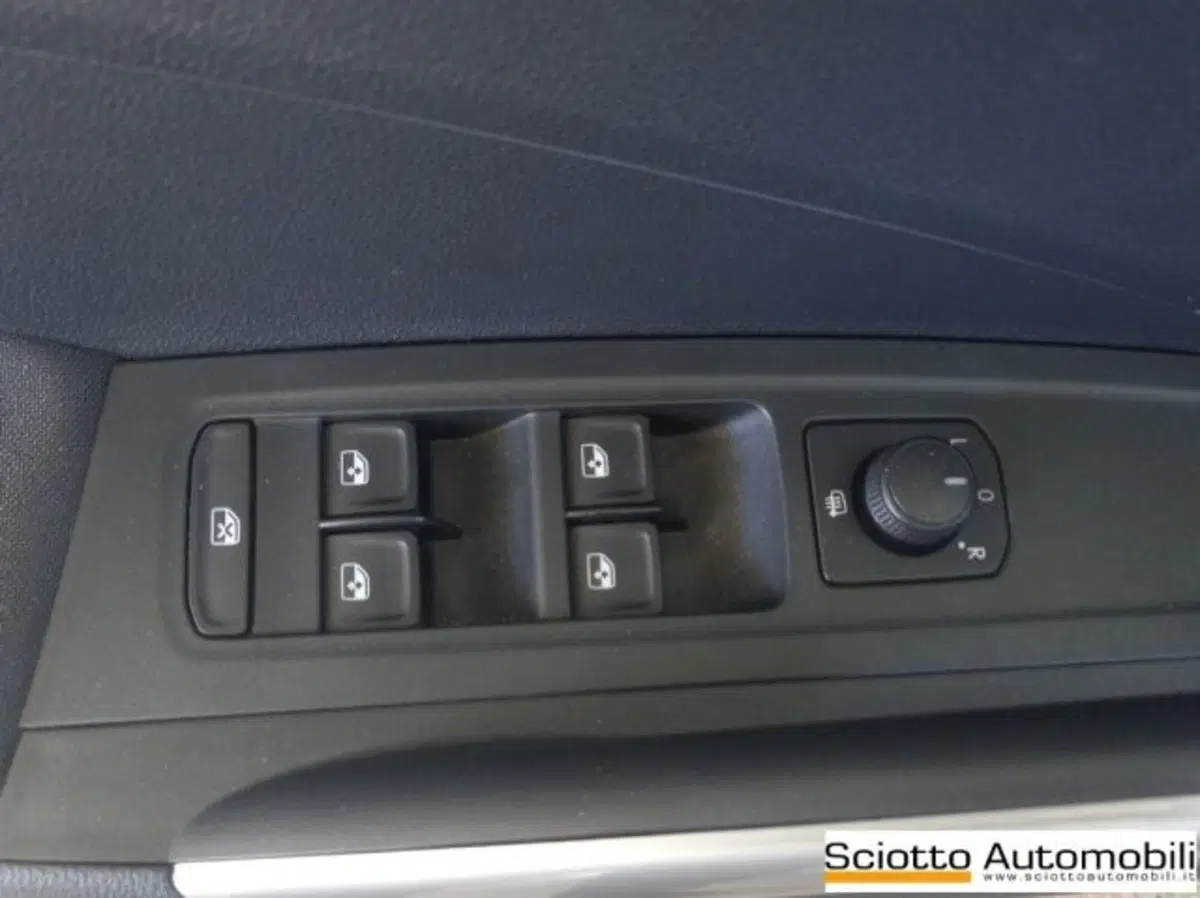 Skoda Fabia usata a Messina (12)
