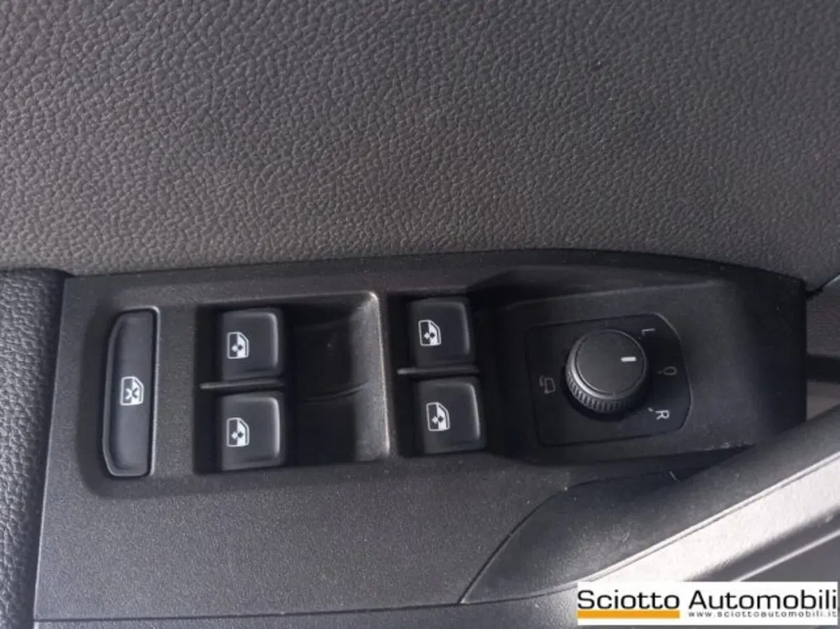 SEAT Arona usata a Messina (12)