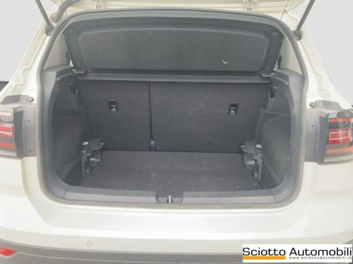 Volkswagen T-Cross usata a Messina (17)