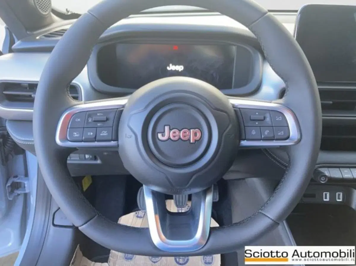 Jeep Avenger nuova a Messina (10)