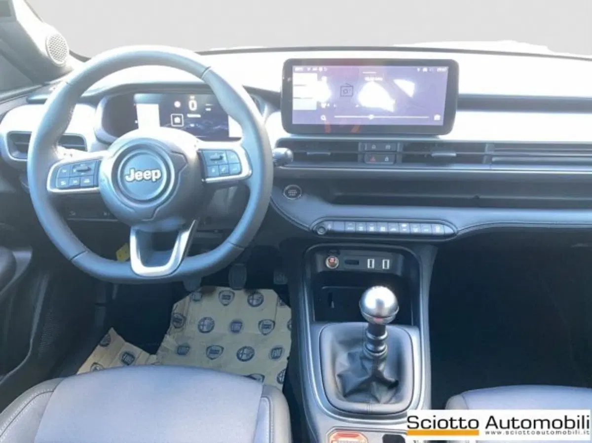 Jeep Avenger nuova a Messina (14)