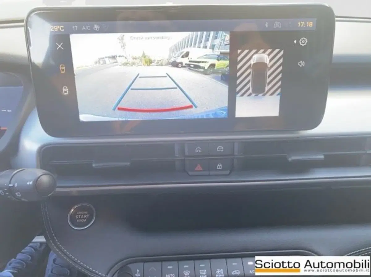 Jeep Avenger nuova a Messina (16)