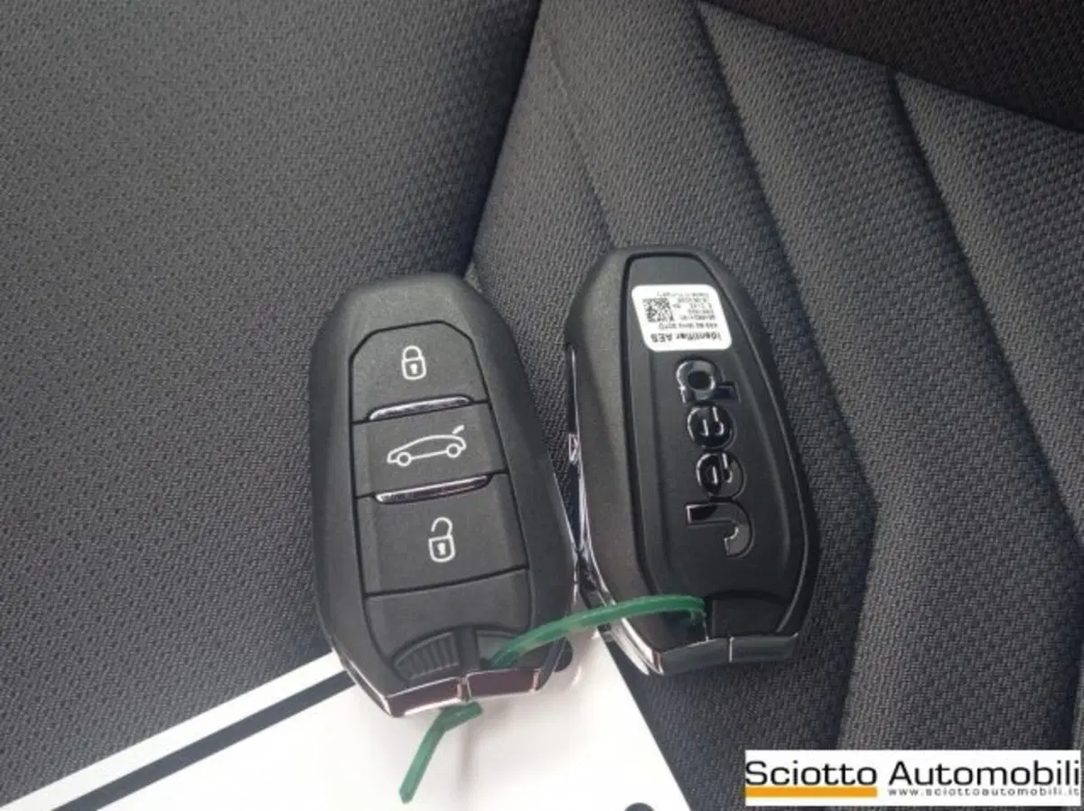 Jeep Avenger nuova a Messina (20)
