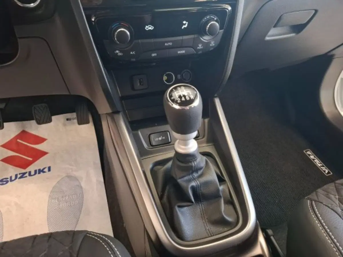 Suzuki Vitara nuova a Reggio Emilia (11)