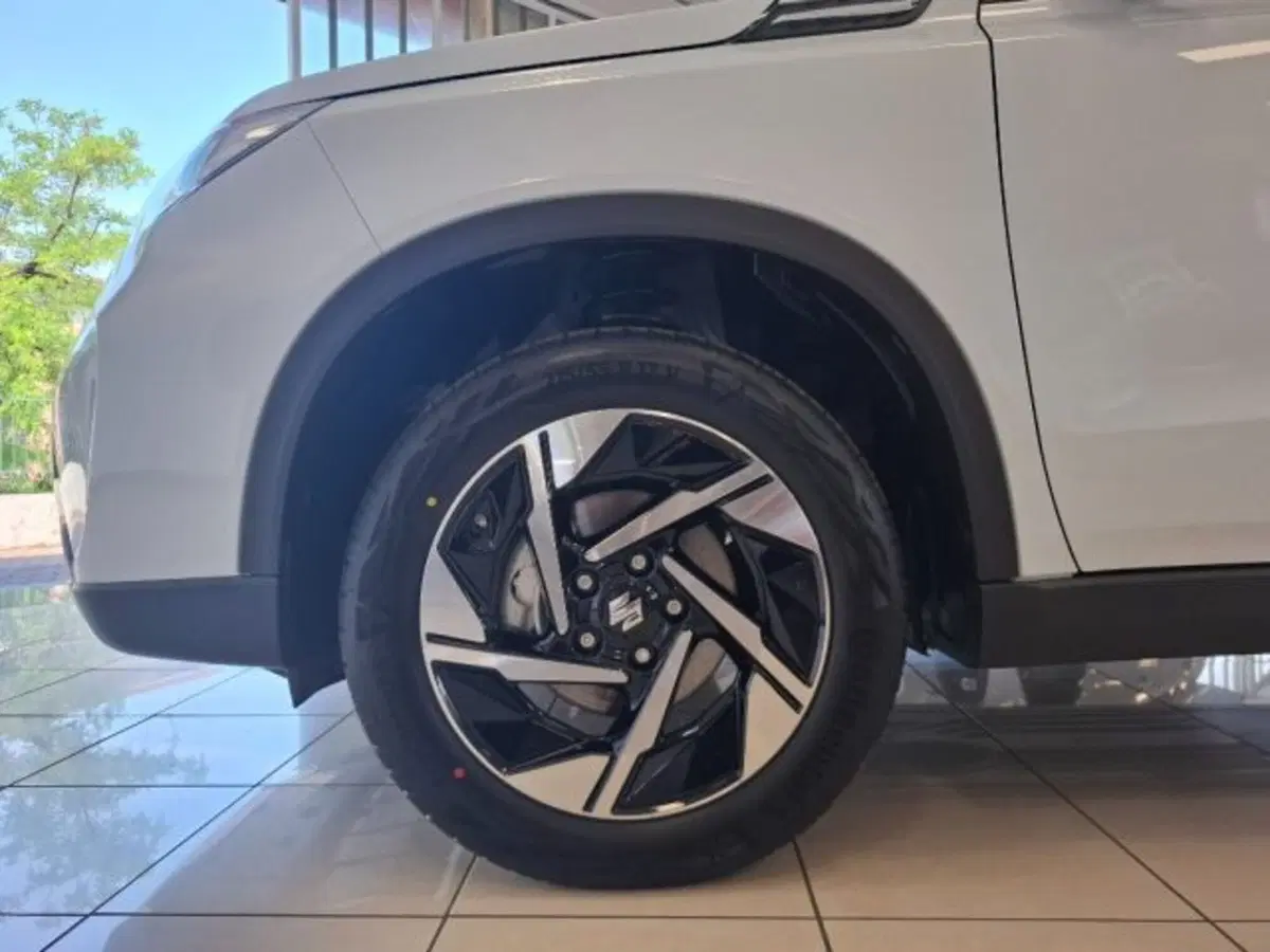 Suzuki Vitara nuova a Reggio Emilia (19)