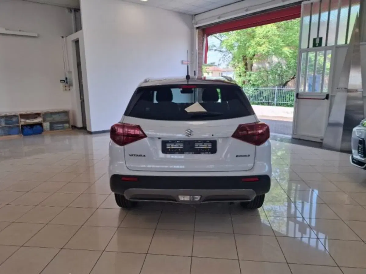 Suzuki Vitara nuova a Reggio Emilia (4)
