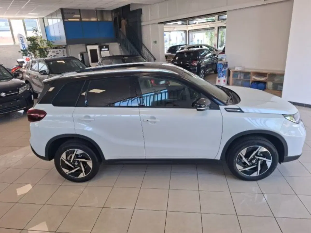 Suzuki Vitara nuova a Reggio Emilia (6)