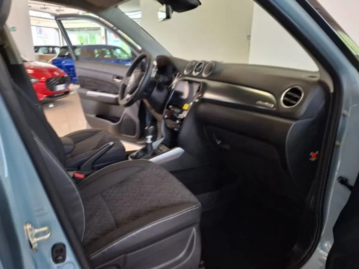 Suzuki Vitara nuova a Reggio Emilia (17)