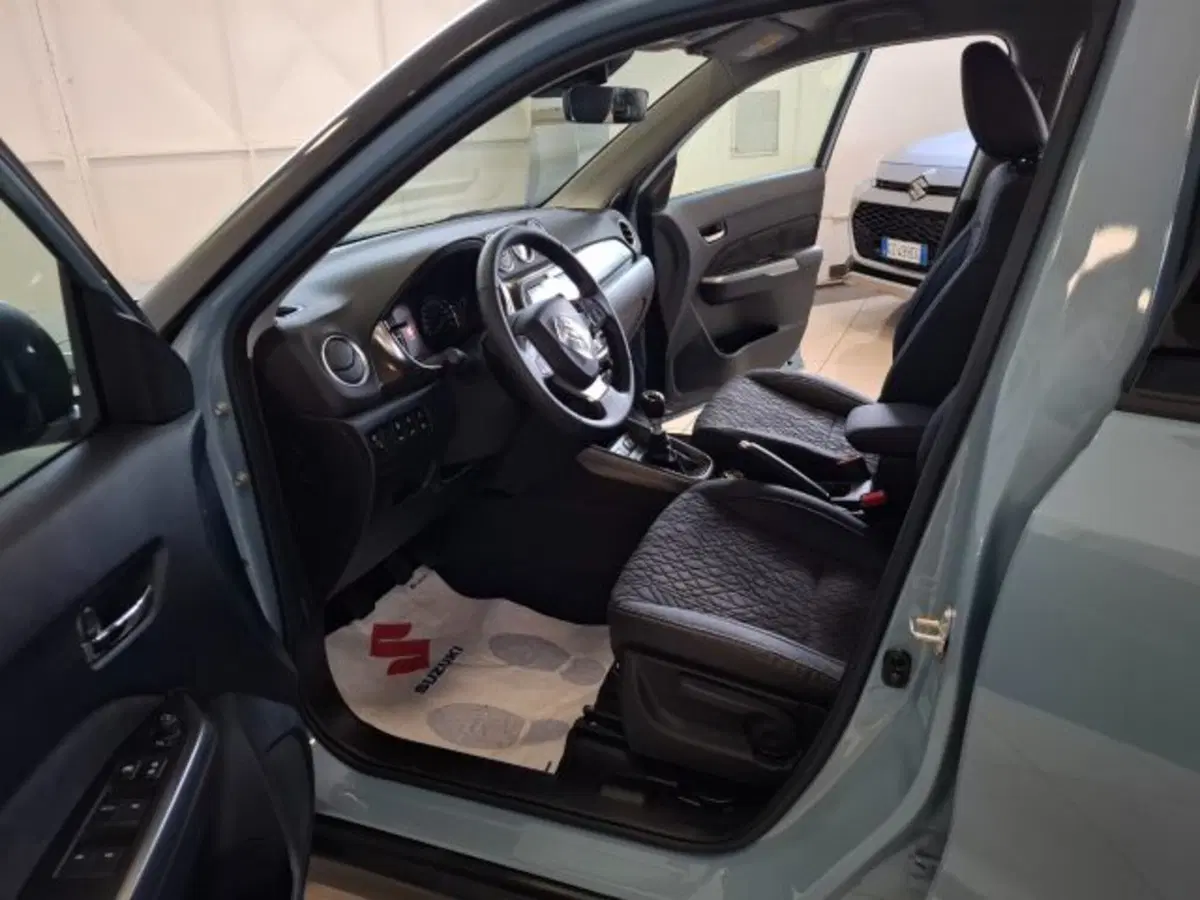 Suzuki Vitara nuova a Reggio Emilia (9)