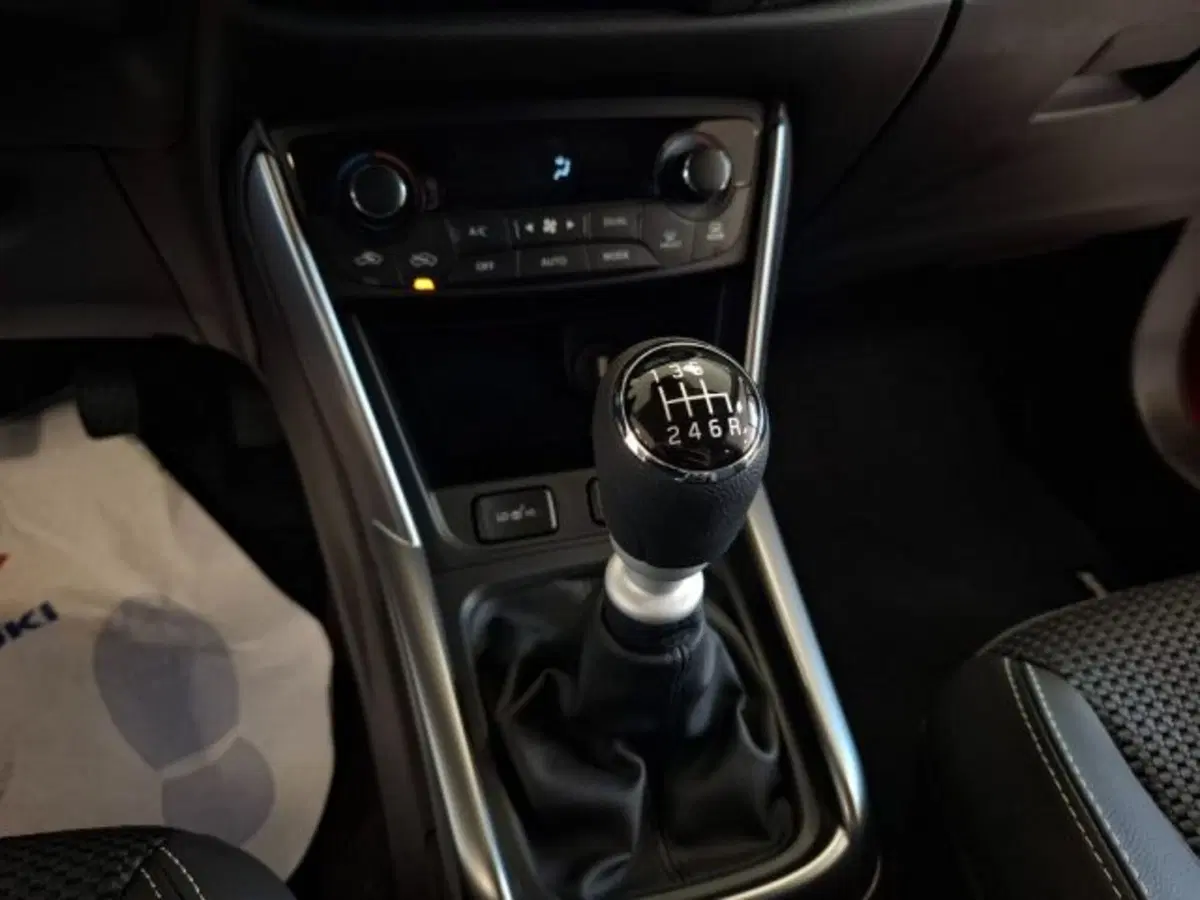 Suzuki S-Cross nuova a Reggio Emilia (11)
