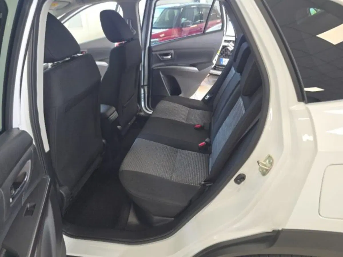 Suzuki S-Cross nuova a Reggio Emilia (11)