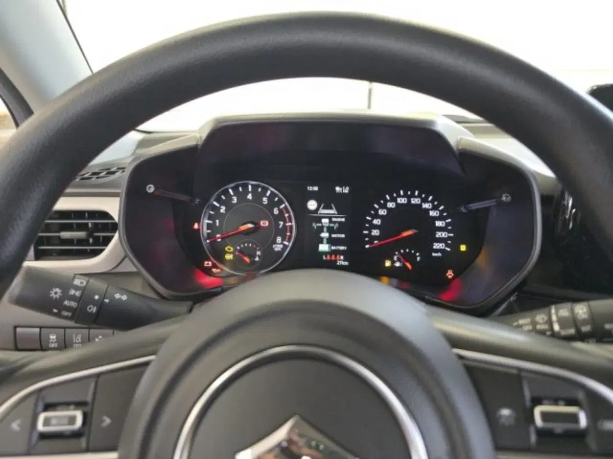 Suzuki Swift nuova a Reggio Emilia (12)