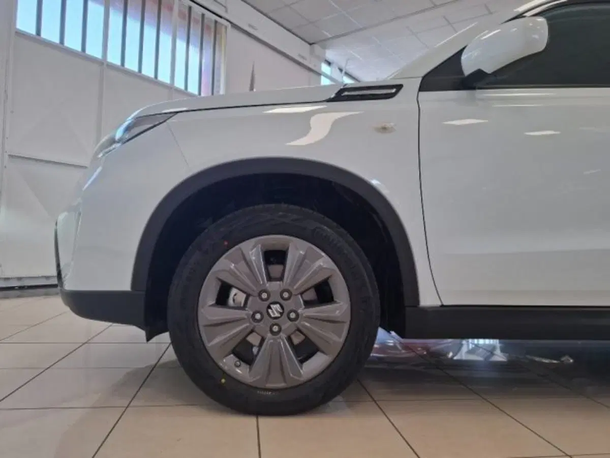 Suzuki Vitara nuova a Reggio Emilia (19)