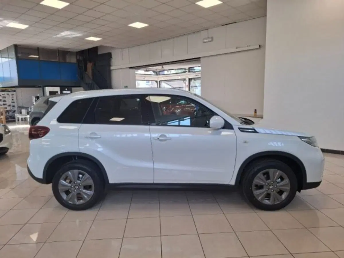 Suzuki Vitara nuova a Reggio Emilia (6)