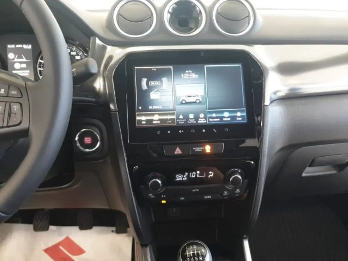 Suzuki Vitara nuova a Reggio Emilia (10)