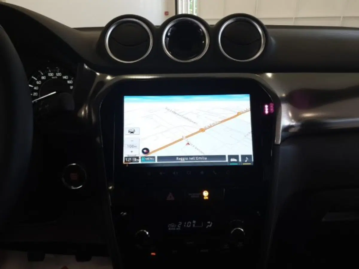 Suzuki Vitara nuova a Reggio Emilia (11)
