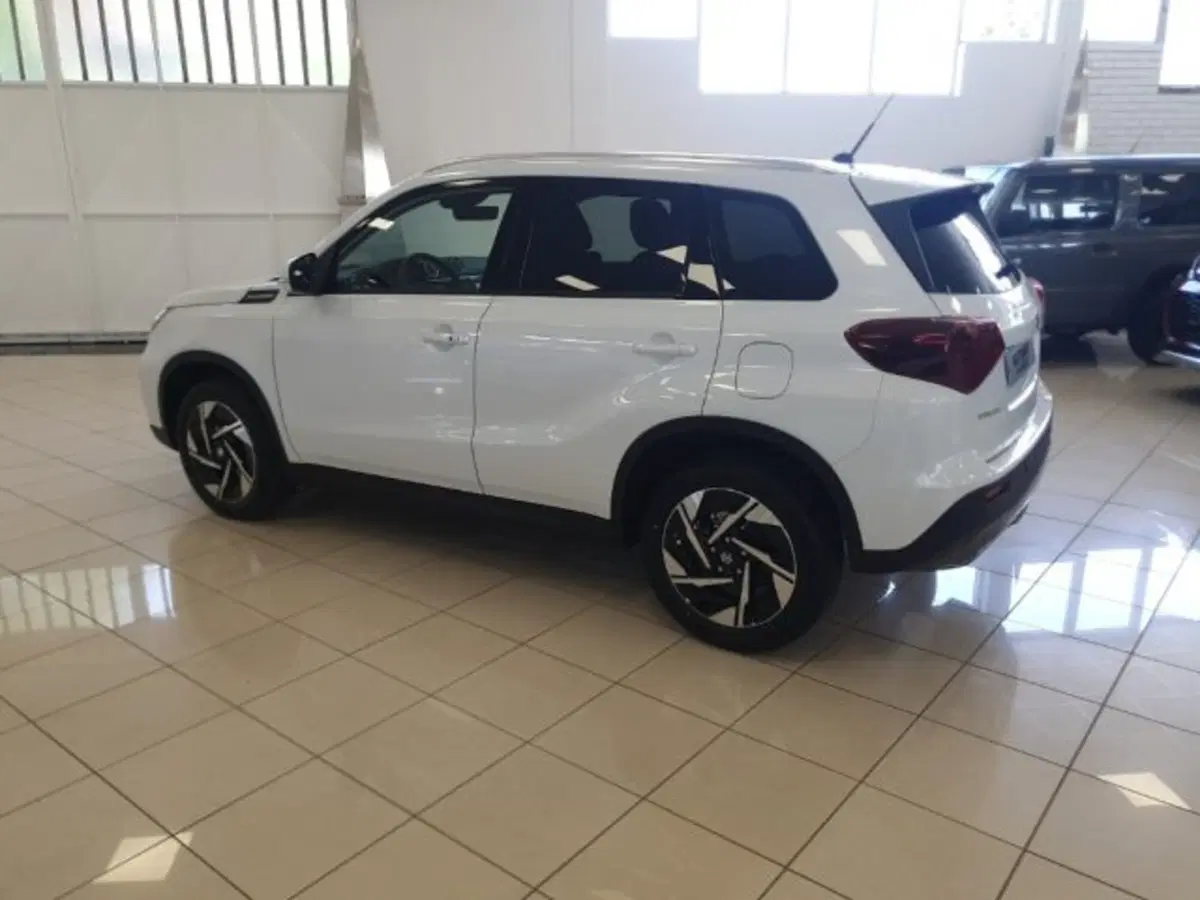 Suzuki Vitara nuova a Reggio Emilia (2)