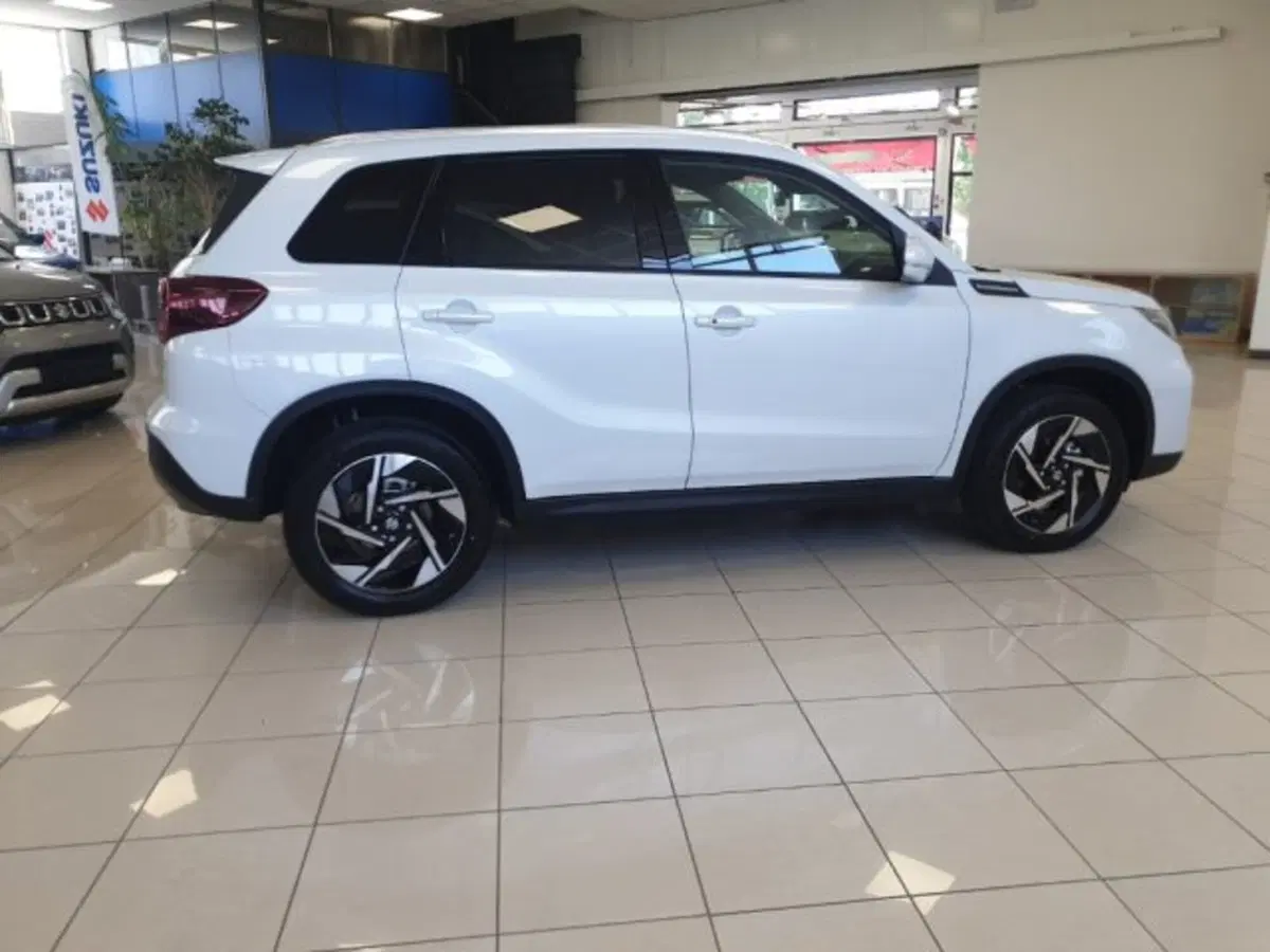 Suzuki Vitara nuova a Reggio Emilia (5)