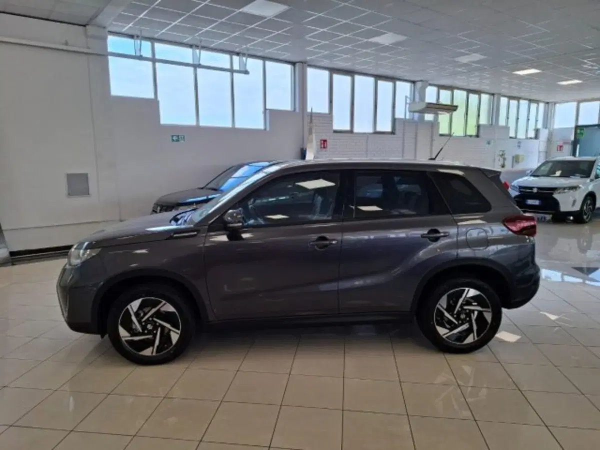 Suzuki Vitara nuova a Reggio Emilia (2)