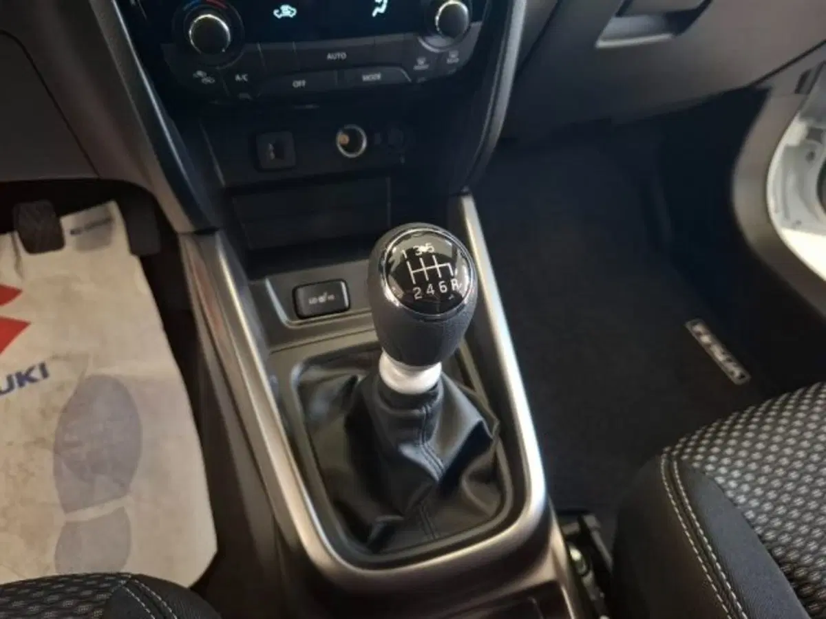 Suzuki Vitara nuova a Reggio Emilia (11)