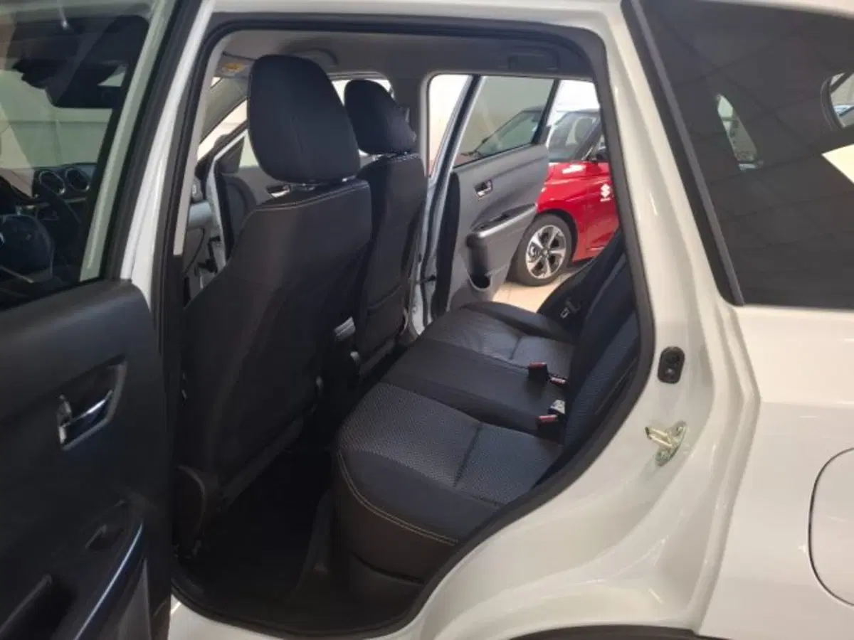 Suzuki Vitara nuova a Reggio Emilia (14)