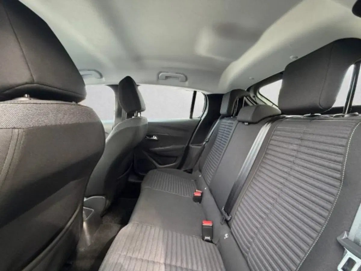 Peugeot 208 usata a Udine (11)