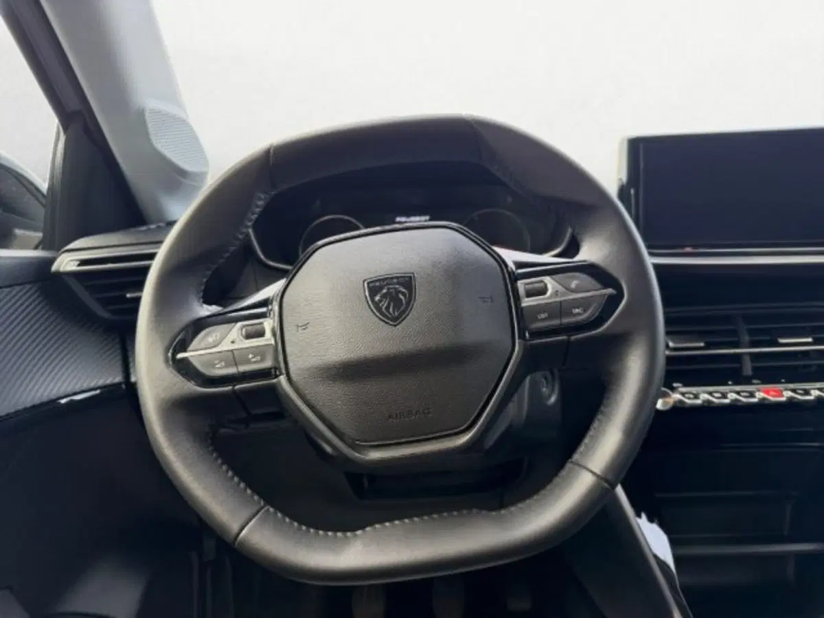 Peugeot 208 usata a Udine (12)