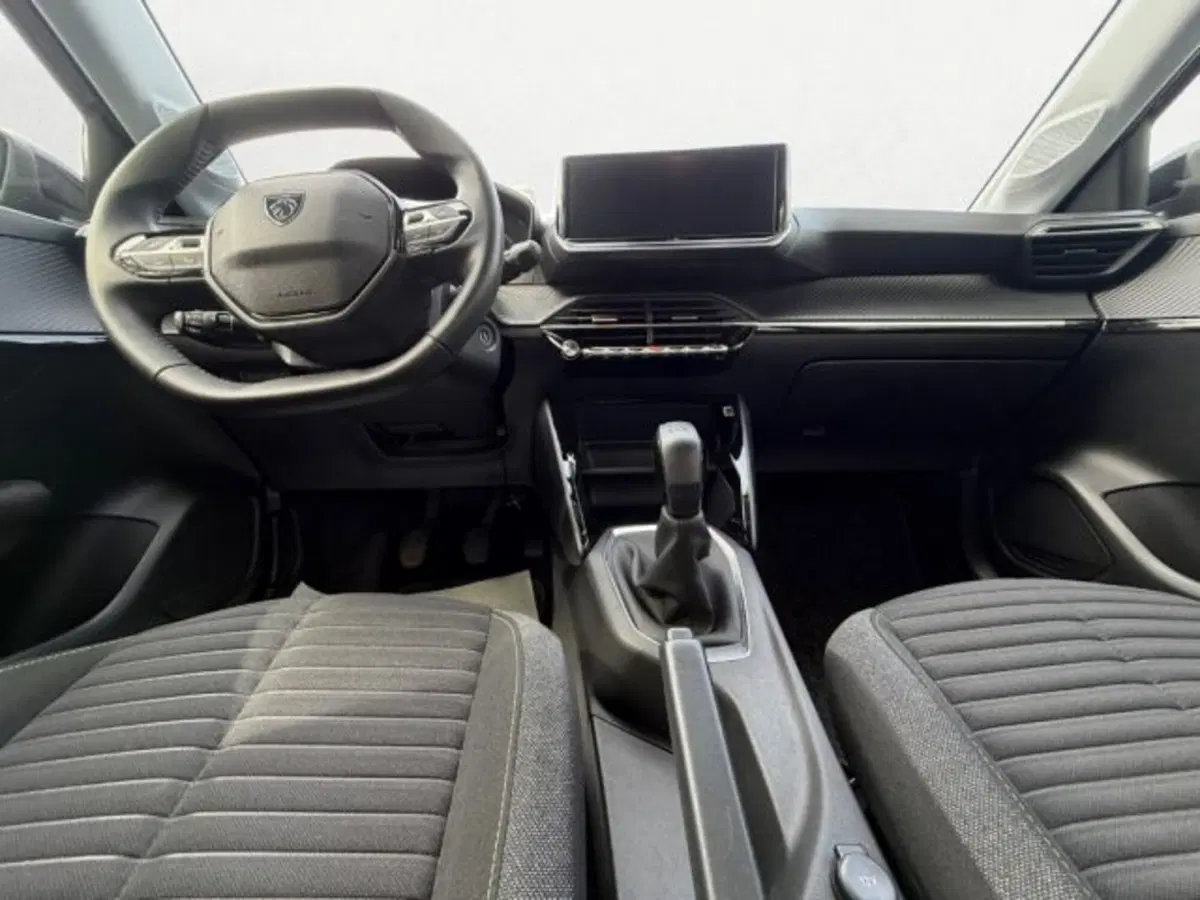 Peugeot 208 usata a Udine (10)